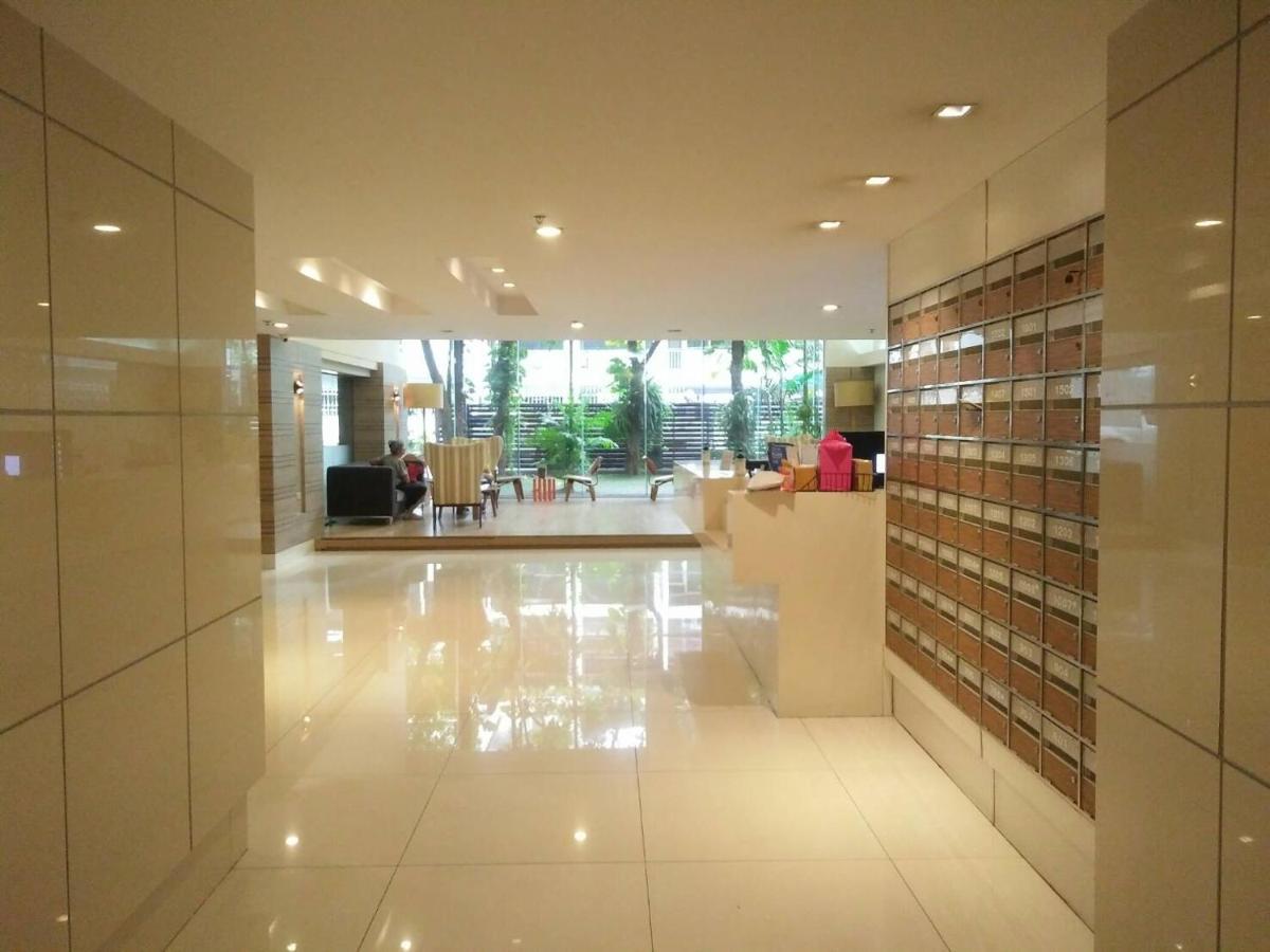 Nantiruj Tower - นันทิรุจ ทาวเวอร์ เซอร์วิสอพาร์ทเม้นท์ สุขุมวิท ซอย 8 Apartman Bangkok Kültér fotó
