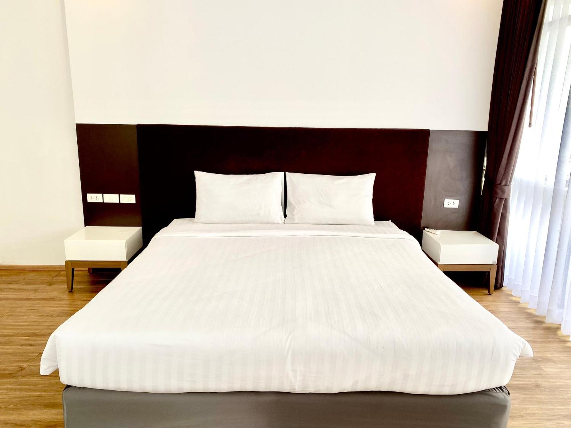 Nantiruj Tower - นันทิรุจ ทาวเวอร์ เซอร์วิสอพาร์ทเม้นท์ สุขุมวิท ซอย 8 Apartman Bangkok Kültér fotó