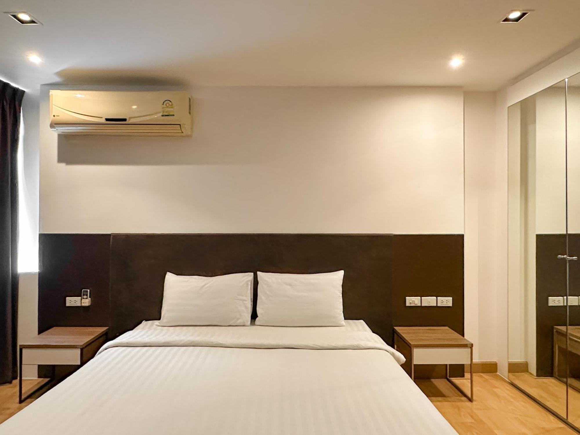 Nantiruj Tower - นันทิรุจ ทาวเวอร์ เซอร์วิสอพาร์ทเม้นท์ สุขุมวิท ซอย 8 Apartman Bangkok Kültér fotó