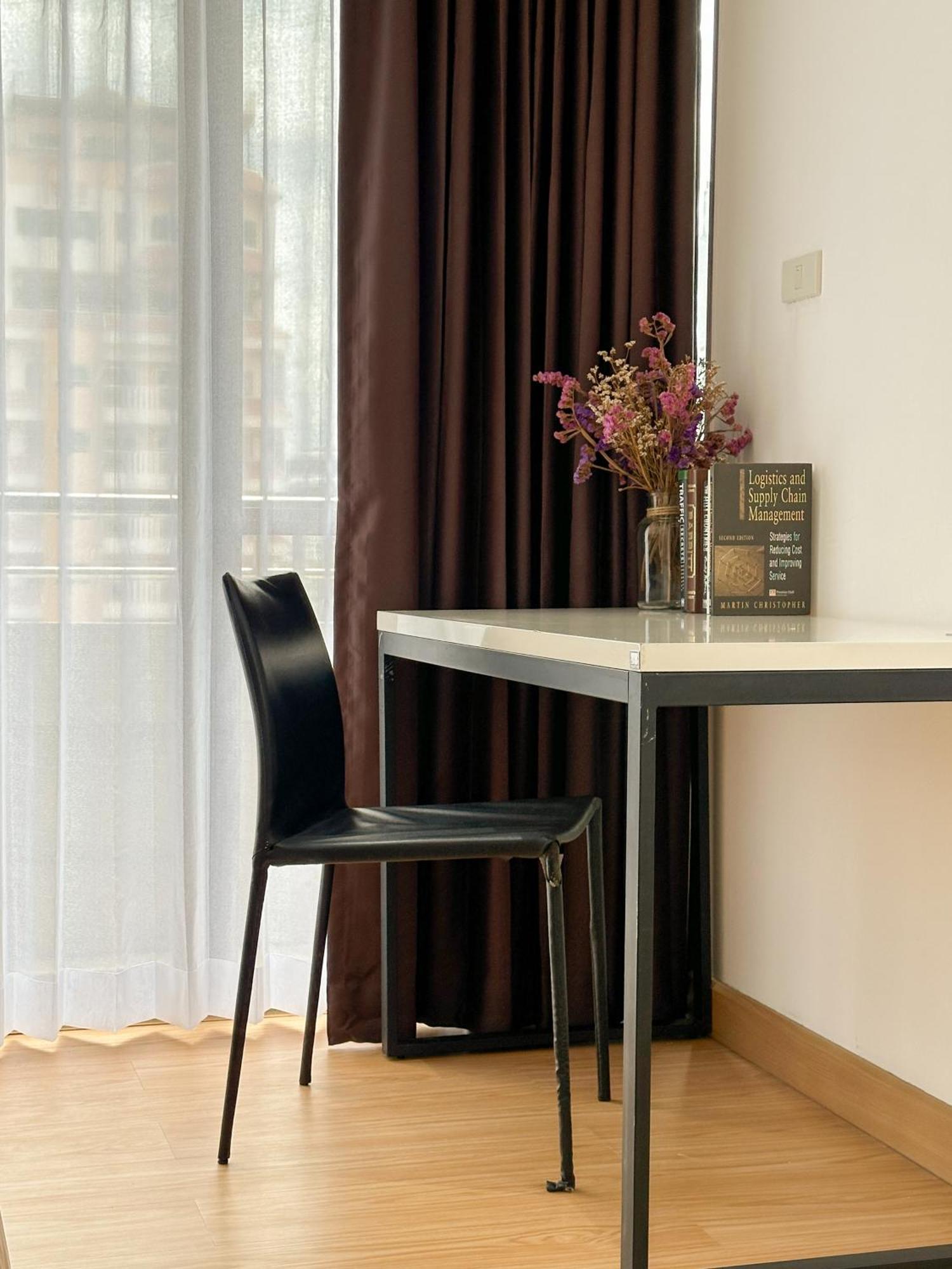 Nantiruj Tower - นันทิรุจ ทาวเวอร์ เซอร์วิสอพาร์ทเม้นท์ สุขุมวิท ซอย 8 Apartman Bangkok Kültér fotó