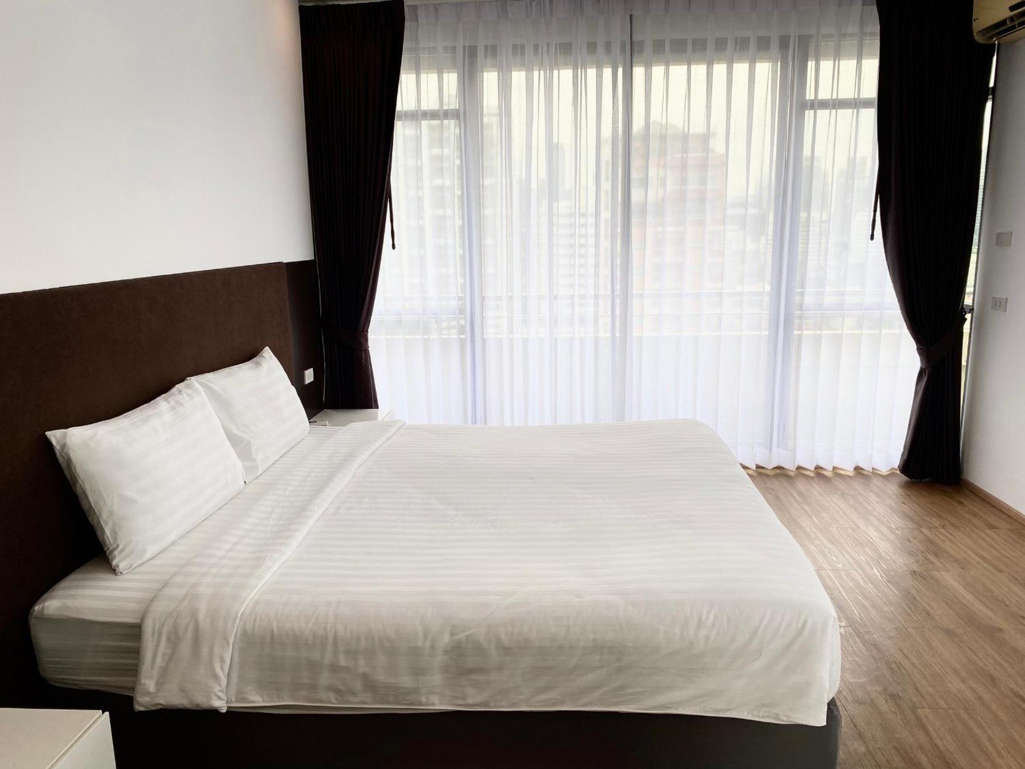 Nantiruj Tower - นันทิรุจ ทาวเวอร์ เซอร์วิสอพาร์ทเม้นท์ สุขุมวิท ซอย 8 Apartman Bangkok Kültér fotó