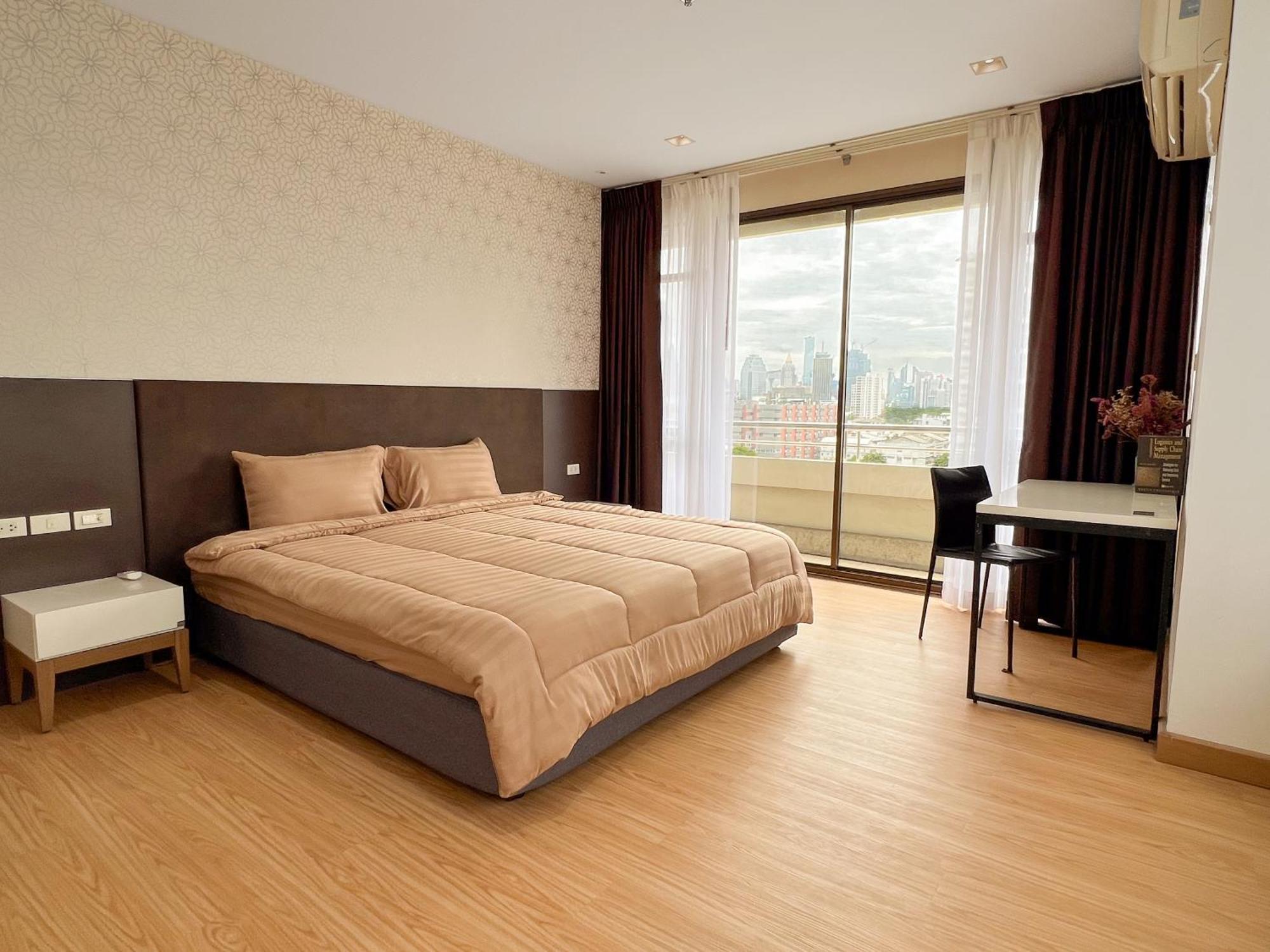 Nantiruj Tower - นันทิรุจ ทาวเวอร์ เซอร์วิสอพาร์ทเม้นท์ สุขุมวิท ซอย 8 Apartman Bangkok Kültér fotó