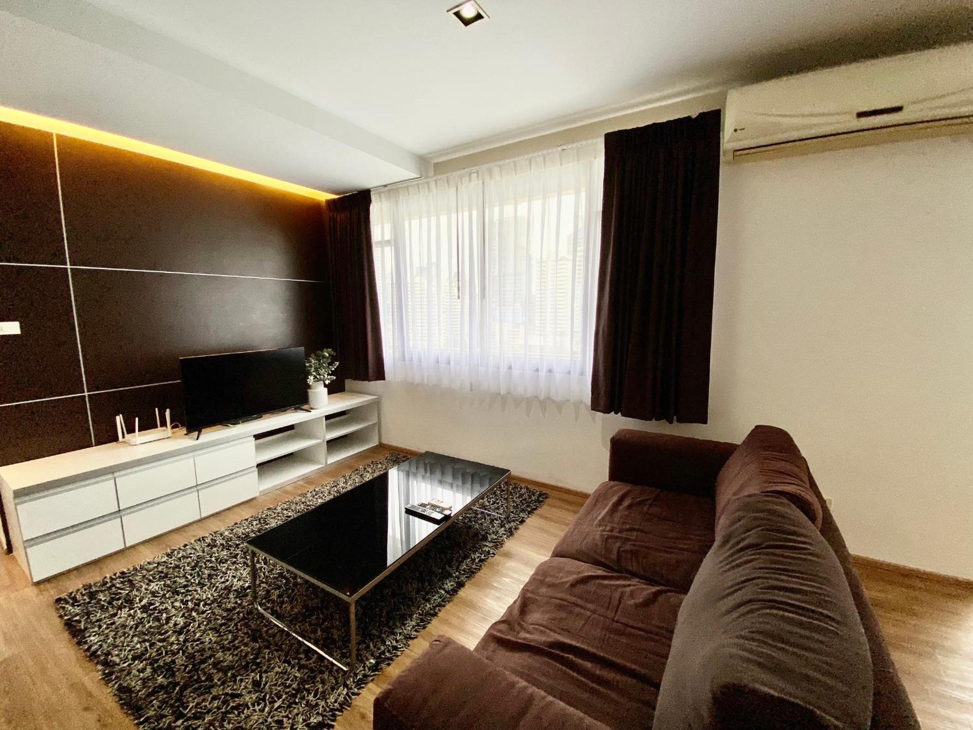 Nantiruj Tower - นันทิรุจ ทาวเวอร์ เซอร์วิสอพาร์ทเม้นท์ สุขุมวิท ซอย 8 Apartman Bangkok Kültér fotó